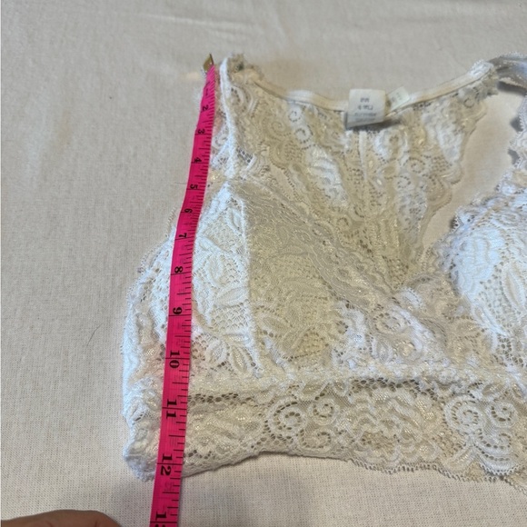 Yahada Size Small/Medium Lace Bralette in Cream - Picture 2 of 7